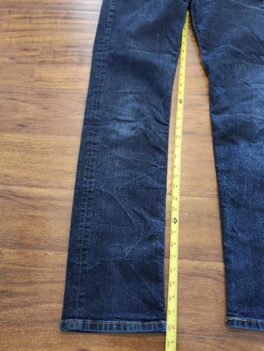 Mens Levi Strauss 514 Blue Jeans. W32 L34. Never Altered.